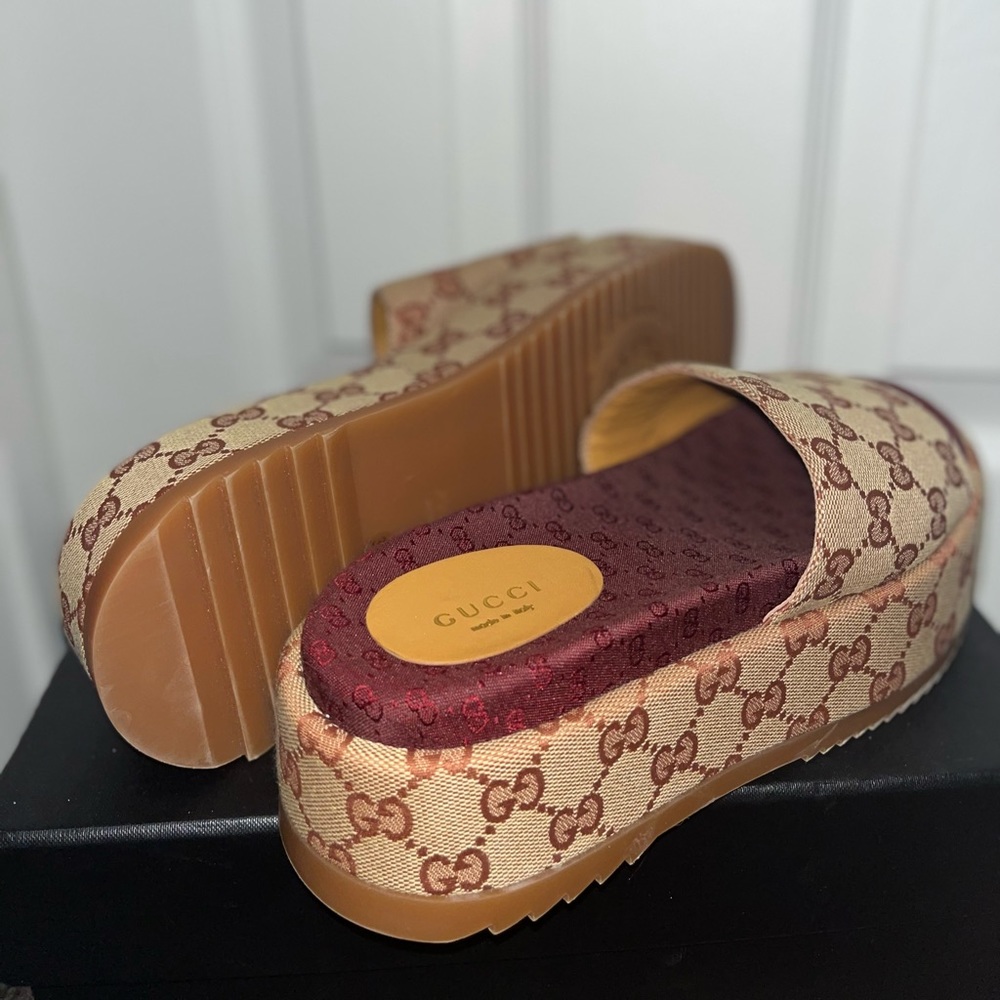 Gucci Angelina logo sandals